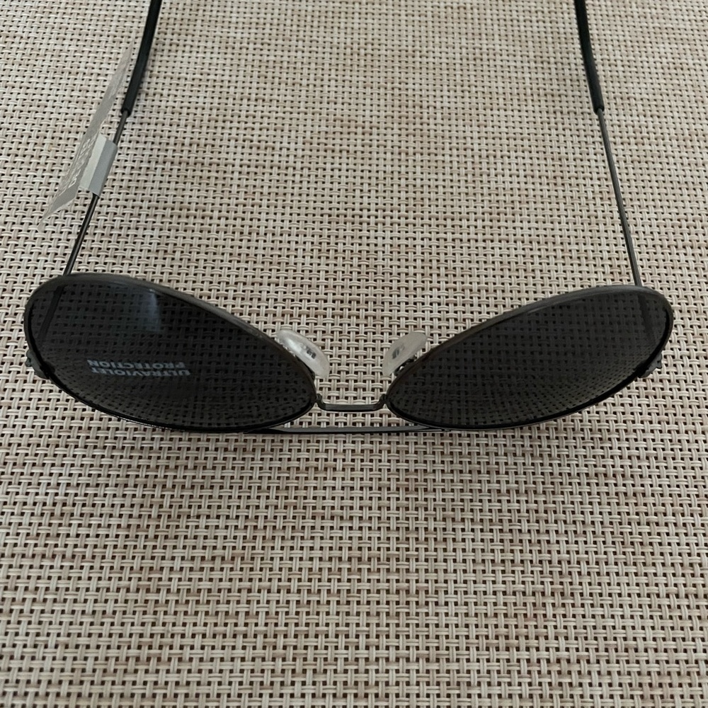 Black Ray-Ban Style Aviator Sunglasses - Picture 3 of 3